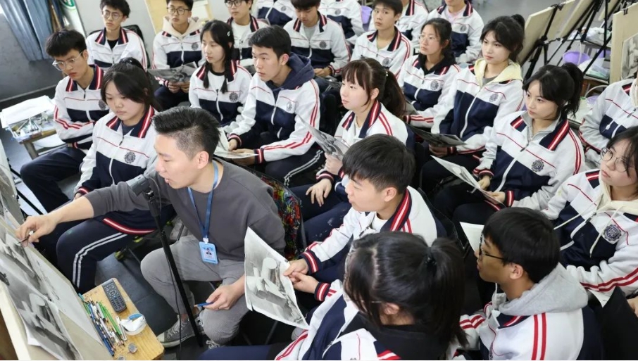 美院对口升学，参加高考“艺”途径 | 西安经开职业学校美术班，用画笔舞动梦想！